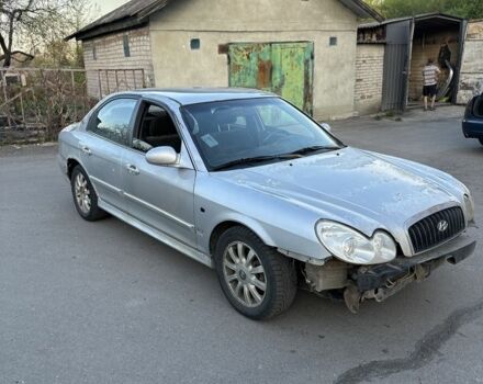 Сірий Хендай Соната, об'ємом двигуна 0.27 л та пробігом 190 тис. км за 1100 $, фото 1 на Automoto.ua