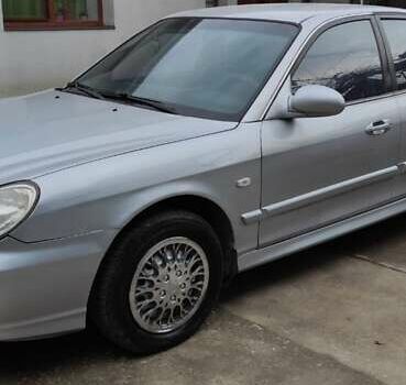 Серый Хендай Соната, объемом двигателя 2 л и пробегом 260 тыс. км за 3250 $, фото 4 на Automoto.ua