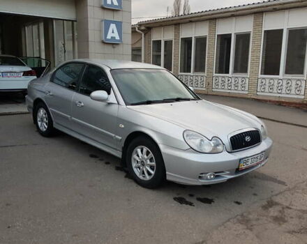 Серый Хендай Соната, объемом двигателя 2 л и пробегом 523 тыс. км за 4000 $, фото 1 на Automoto.ua