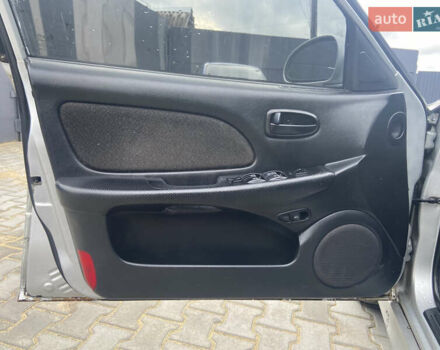 Серый Хендай Соната, объемом двигателя 2 л и пробегом 270 тыс. км за 2750 $, фото 12 на Automoto.ua