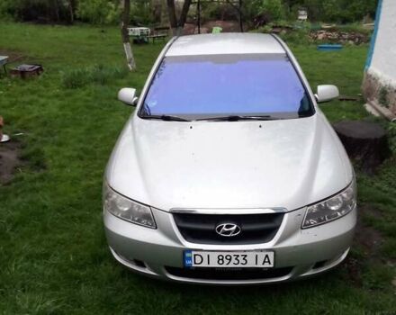 Серый Хендай Соната, объемом двигателя 2.4 л и пробегом 170 тыс. км за 5300 $, фото 4 на Automoto.ua