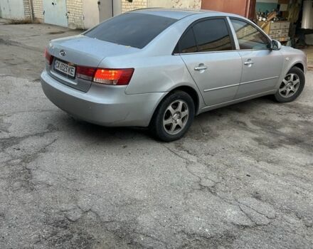 Серый Хендай Соната, объемом двигателя 2.4 л и пробегом 230 тыс. км за 4500 $, фото 5 на Automoto.ua