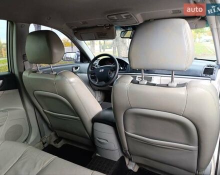 Сірий Хендай Соната, об'ємом двигуна 2.4 л та пробігом 275 тис. км за 4700 $, фото 9 на Automoto.ua