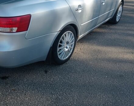 Серый Хендай Соната, объемом двигателя 2.4 л и пробегом 241 тыс. км за 4000 $, фото 10 на Automoto.ua