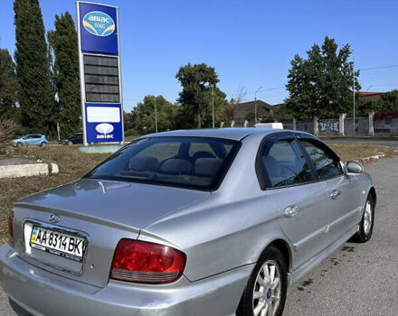 Серый Хендай Соната, объемом двигателя 2 л и пробегом 255 тыс. км за 3350 $, фото 4 на Automoto.ua