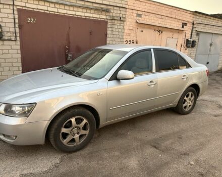 Серый Хендай Соната, объемом двигателя 2.4 л и пробегом 230 тыс. км за 4500 $, фото 2 на Automoto.ua