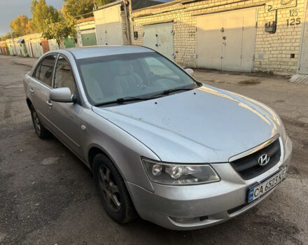 Серый Хендай Соната, объемом двигателя 2.4 л и пробегом 230 тыс. км за 4500 $, фото 3 на Automoto.ua