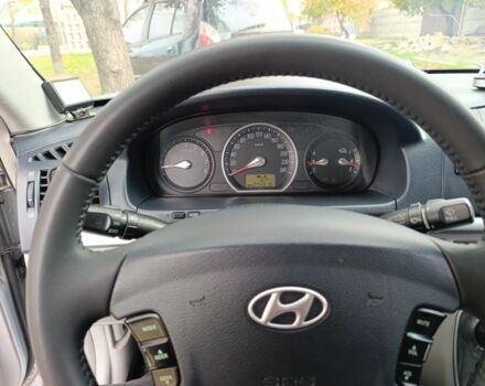 Серый Хендай Соната, объемом двигателя 2.4 л и пробегом 273 тыс. км за 5000 $, фото 10 на Automoto.ua