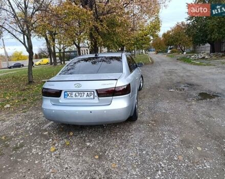 Сірий Хендай Соната, об'ємом двигуна 2.4 л та пробігом 275 тис. км за 4700 $, фото 5 на Automoto.ua