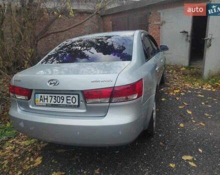 Сірий Хендай Соната, об'ємом двигуна 2 л та пробігом 253 тис. км за 7250 $, фото 1 на Automoto.ua