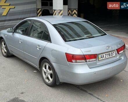 Серый Хендай Соната, объемом двигателя 2.4 л и пробегом 200 тыс. км за 3700 $, фото 28 на Automoto.ua