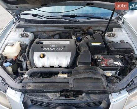 Серый Хендай Соната, объемом двигателя 2.4 л и пробегом 217 тыс. км за 4900 $, фото 29 на Automoto.ua