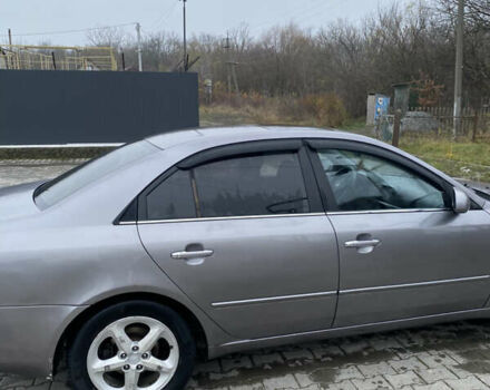 Серый Хендай Соната, объемом двигателя 2 л и пробегом 243 тыс. км за 6500 $, фото 2 на Automoto.ua