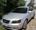 Сірий Хендай Соната, об'ємом двигуна 3.3 л та пробігом 180 тис. км за 4100 $, фото 5 на Automoto.ua