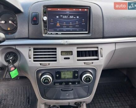 Серый Хендай Соната, объемом двигателя 2.36 л и пробегом 217 тыс. км за 5000 $, фото 18 на Automoto.ua