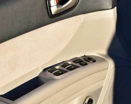 Серый Хендай Соната, объемом двигателя 2.4 л и пробегом 280 тыс. км за 5299 $, фото 7 на Automoto.ua