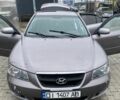 Сірий Хендай Соната, об'ємом двигуна 2 л та пробігом 243 тис. км за 6500 $, фото 3 на Automoto.ua