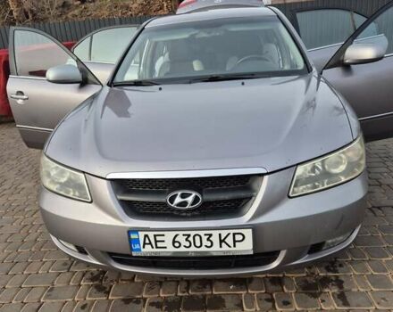 Серый Хендай Соната, объемом двигателя 2.4 л и пробегом 280 тыс. км за 5300 $, фото 10 на Automoto.ua