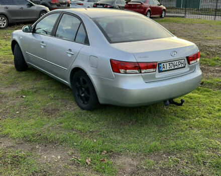 Хендай Соната 2006 у Смеле на Automoto.ua Сірий Хендай Соната, об'ємом двигуна 1.99 л та пробігом 275 тис. км за 5100 $, фото 4 на Automoto.ua