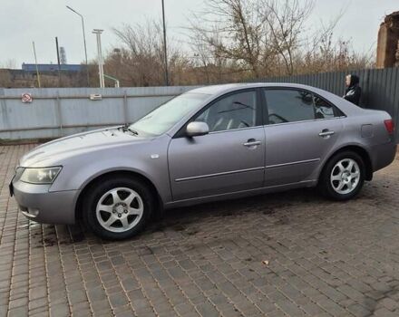 Серый Хендай Соната, объемом двигателя 2.4 л и пробегом 280 тыс. км за 5300 $, фото 2 на Automoto.ua