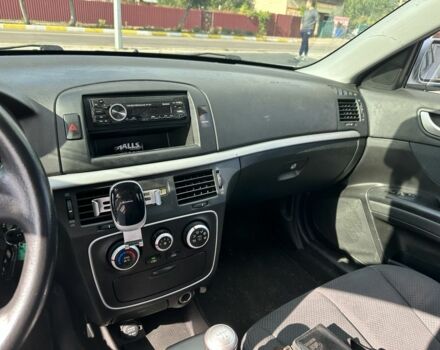 Сірий Хендай Соната, об'ємом двигуна 2 л та пробігом 228 тис. км за 2900 $, фото 7 на Automoto.ua