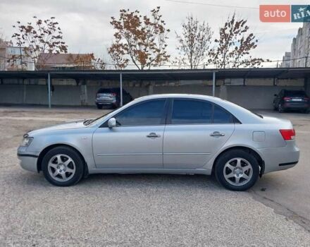 Серый Хендай Соната, объемом двигателя 2.36 л и пробегом 217 тыс. км за 5000 $, фото 6 на Automoto.ua