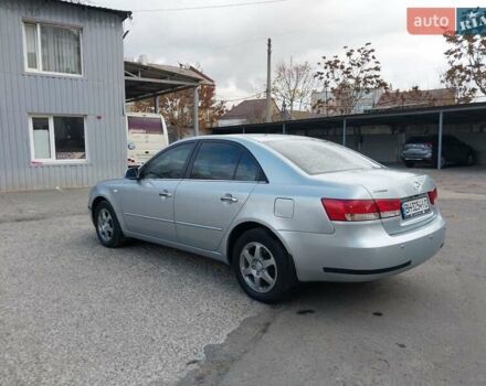 Серый Хендай Соната, объемом двигателя 2.36 л и пробегом 217 тыс. км за 5000 $, фото 7 на Automoto.ua