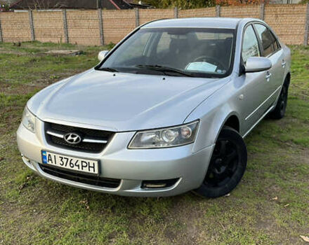Хендай Соната 2006 у Смеле на Automoto.ua Сірий Хендай Соната, об'ємом двигуна 1.99 л та пробігом 275 тис. км за 5100 $, фото 1 на Automoto.ua