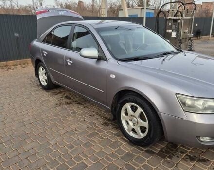 Серый Хендай Соната, объемом двигателя 2.4 л и пробегом 280 тыс. км за 5300 $, фото 4 на Automoto.ua