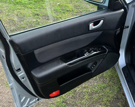 Хендай Соната 2006 у Смеле на Automoto.ua Сірий Хендай Соната, об'ємом двигуна 1.99 л та пробігом 275 тис. км за 5100 $, фото 16 на Automoto.ua