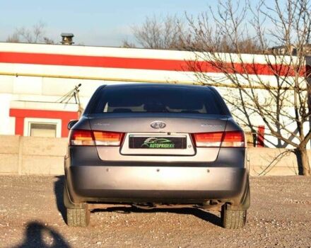 Серый Хендай Соната, объемом двигателя 2.4 л и пробегом 280 тыс. км за 5299 $, фото 2 на Automoto.ua