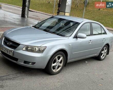 Серый Хендай Соната, объемом двигателя 2.4 л и пробегом 200 тыс. км за 3700 $, фото 27 на Automoto.ua