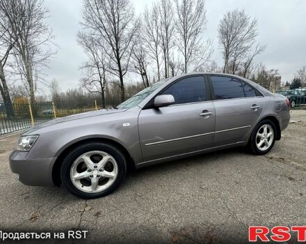 Серый Хендай Соната, объемом двигателя 2.4 л и пробегом 192 тыс. км за 6000 $, фото 4 на Automoto.ua