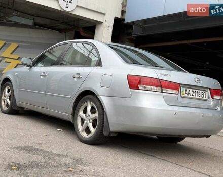 Серый Хендай Соната, объемом двигателя 2.4 л и пробегом 200 тыс. км за 3700 $, фото 19 на Automoto.ua