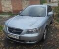 Сірий Хендай Соната, об'ємом двигуна 2 л та пробігом 253 тис. км за 7250 $, фото 1 на Automoto.ua