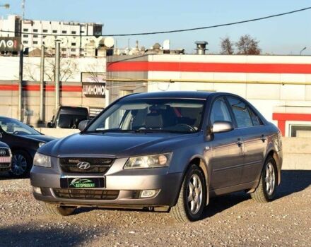 Серый Хендай Соната, объемом двигателя 2.4 л и пробегом 280 тыс. км за 5299 $, фото 4 на Automoto.ua