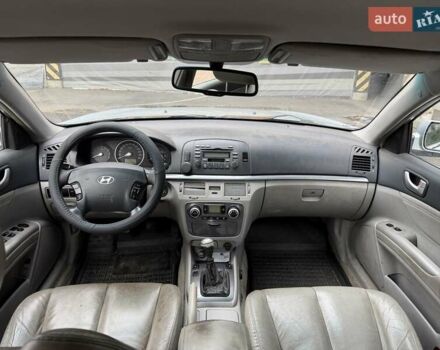 Серый Хендай Соната, объемом двигателя 2.4 л и пробегом 200 тыс. км за 3700 $, фото 37 на Automoto.ua