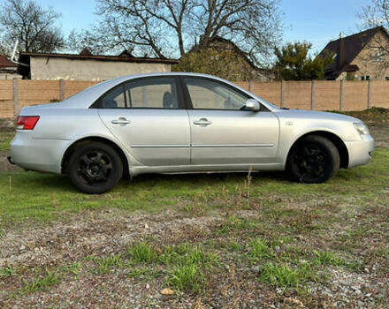 Хендай Соната 2006 у Смеле на Automoto.ua Сірий Хендай Соната, об'ємом двигуна 1.99 л та пробігом 275 тис. км за 5100 $, фото 8 на Automoto.ua