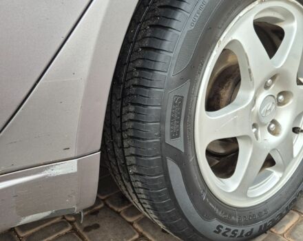 Серый Хендай Соната, объемом двигателя 2 л и пробегом 280 тыс. км за 5300 $, фото 4 на Automoto.ua