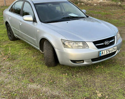 Хендай Соната 2006 у Смеле на Automoto.ua Сірий Хендай Соната, об'ємом двигуна 1.99 л та пробігом 275 тис. км за 5100 $, фото 10 на Automoto.ua