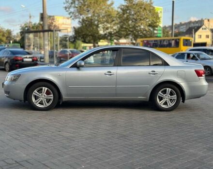 Серый Хендай Соната, объемом двигателя 2.4 л и пробегом 232 тыс. км за 5590 $, фото 3 на Automoto.ua