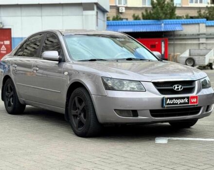 Серый Хендай Соната, объемом двигателя 2.4 л и пробегом 178 тыс. км за 4990 $, фото 2 на Automoto.ua