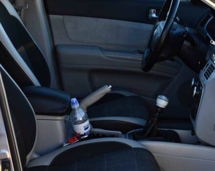 Серый Хендай Соната, объемом двигателя 2.4 л и пробегом 280 тыс. км за 5299 $, фото 9 на Automoto.ua