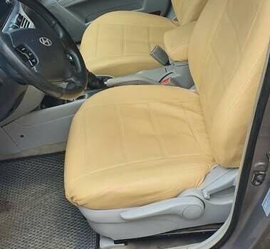 Серый Хендай Соната, объемом двигателя 2.4 л и пробегом 290 тыс. км за 5000 $, фото 7 на Automoto.ua