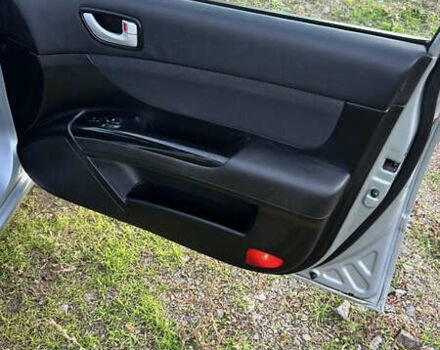 Хендай Соната 2006 у Смеле на Automoto.ua Сірий Хендай Соната, об'ємом двигуна 1.99 л та пробігом 275 тис. км за 5100 $, фото 22 на Automoto.ua