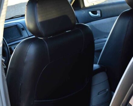 Серый Хендай Соната, объемом двигателя 2.4 л и пробегом 280 тыс. км за 5299 $, фото 14 на Automoto.ua