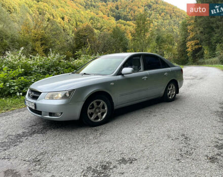 Хендай Соната 2006 у Тячеве на Automoto.ua Сірий Хендай Соната, об'ємом двигуна 2.36 л та пробігом 258 тис. км за 5500 $, фото 8 на Automoto.ua