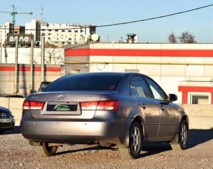 Серый Хендай Соната, объемом двигателя 2.4 л и пробегом 280 тыс. км за 5299 $, фото 1 на Automoto.ua