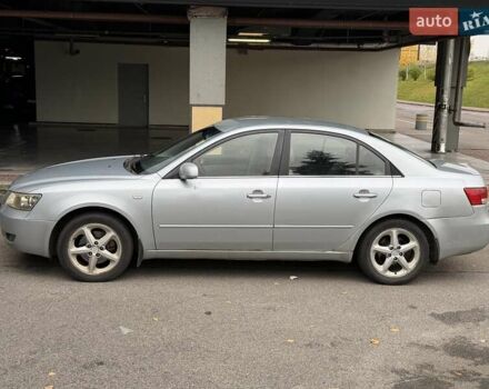 Серый Хендай Соната, объемом двигателя 2.4 л и пробегом 200 тыс. км за 3700 $, фото 35 на Automoto.ua