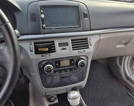 Серый Хендай Соната, объемом двигателя 2.4 л и пробегом 280 тыс. км за 5300 $, фото 11 на Automoto.ua